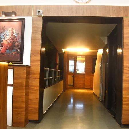 Suraj Hotel Pune Eksteriør bilde